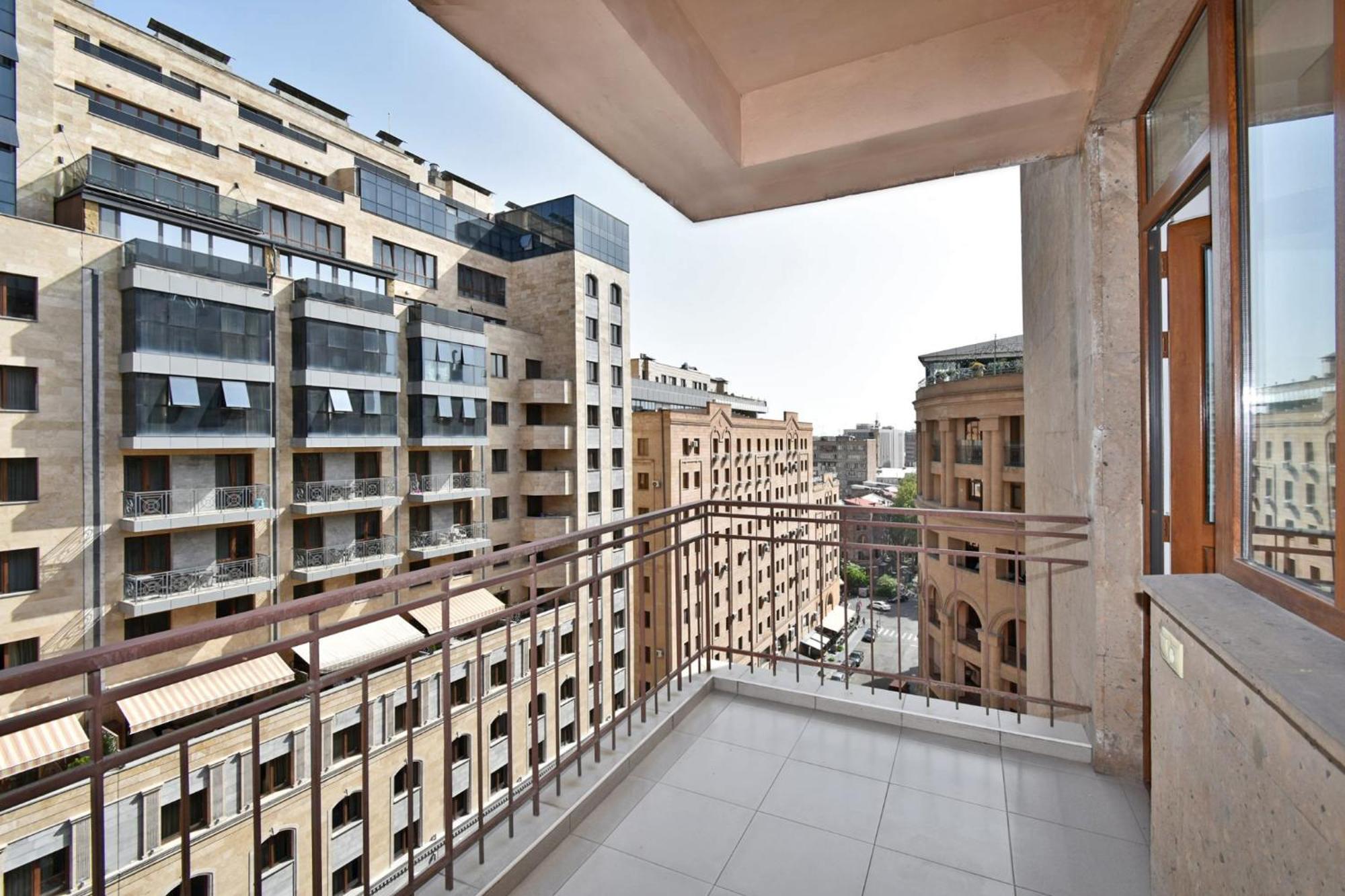 Bright 2 Bedroom Apartment Mayrig Building, With Nice Balcony View, Near Republic Square Yerevan Exterior photo