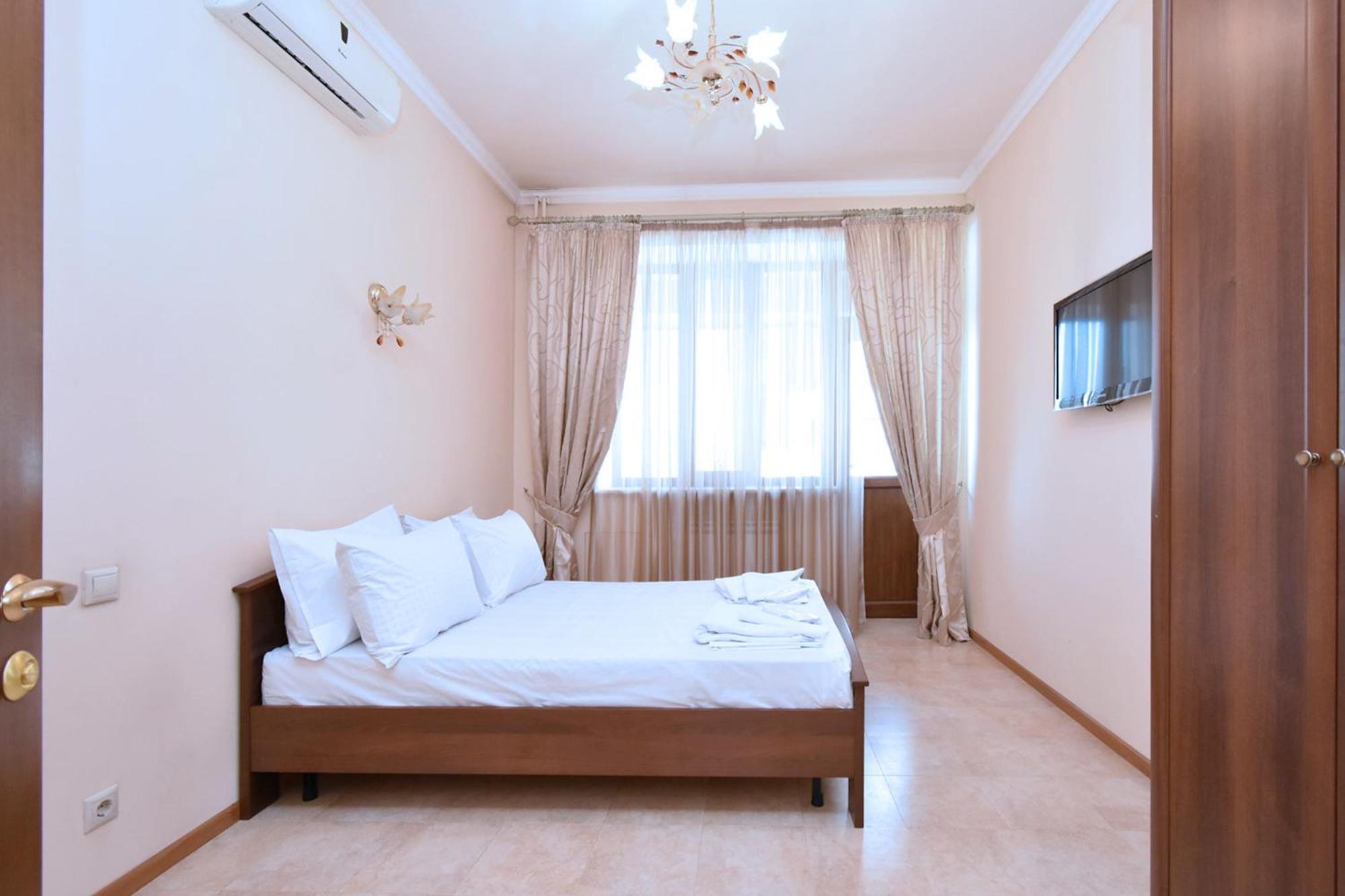 Bright 2 Bedroom Apartment Mayrig Building, With Nice Balcony View, Near Republic Square Yerevan Exterior photo