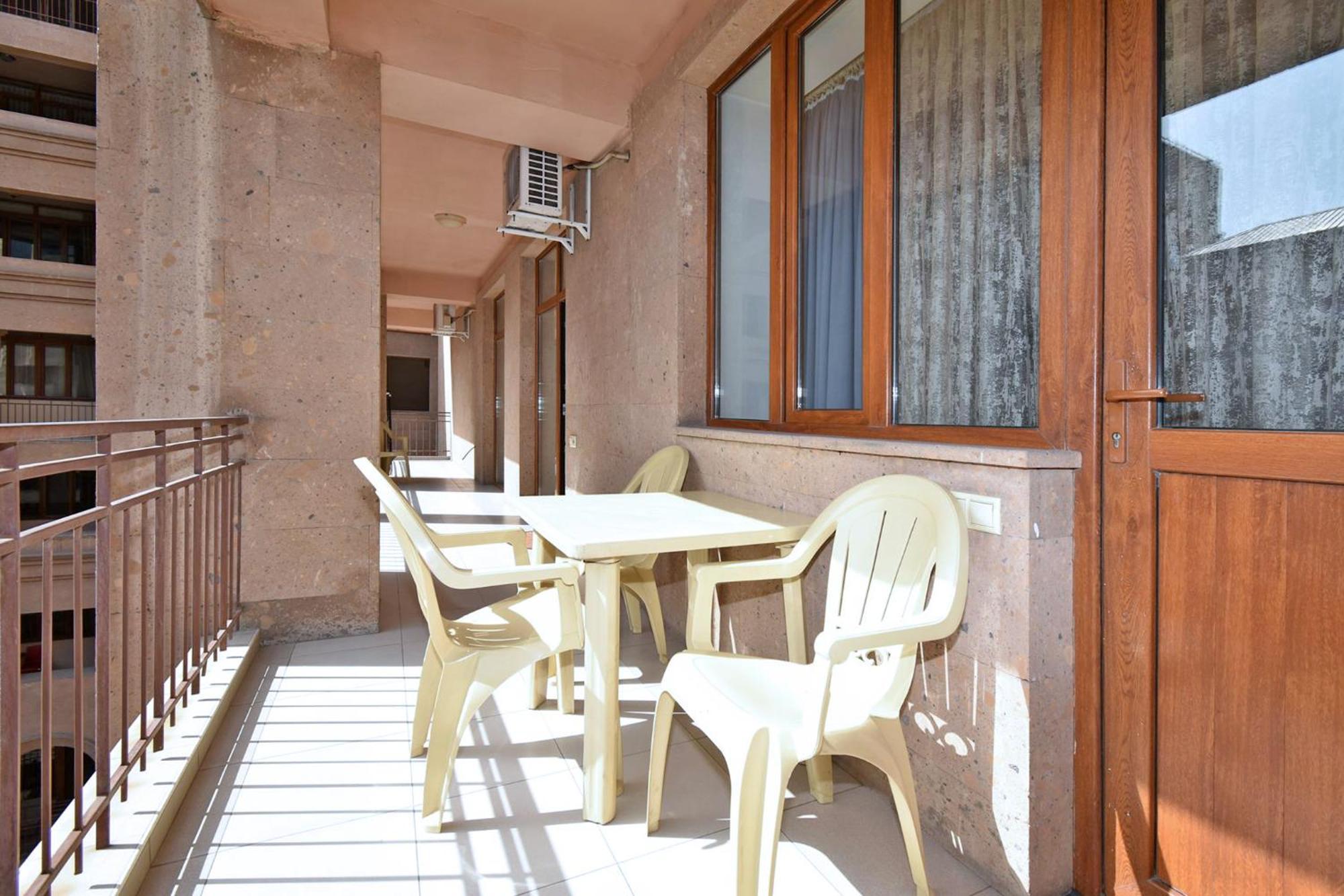 Bright 2 Bedroom Apartment Mayrig Building, With Nice Balcony View, Near Republic Square Yerevan Exterior photo