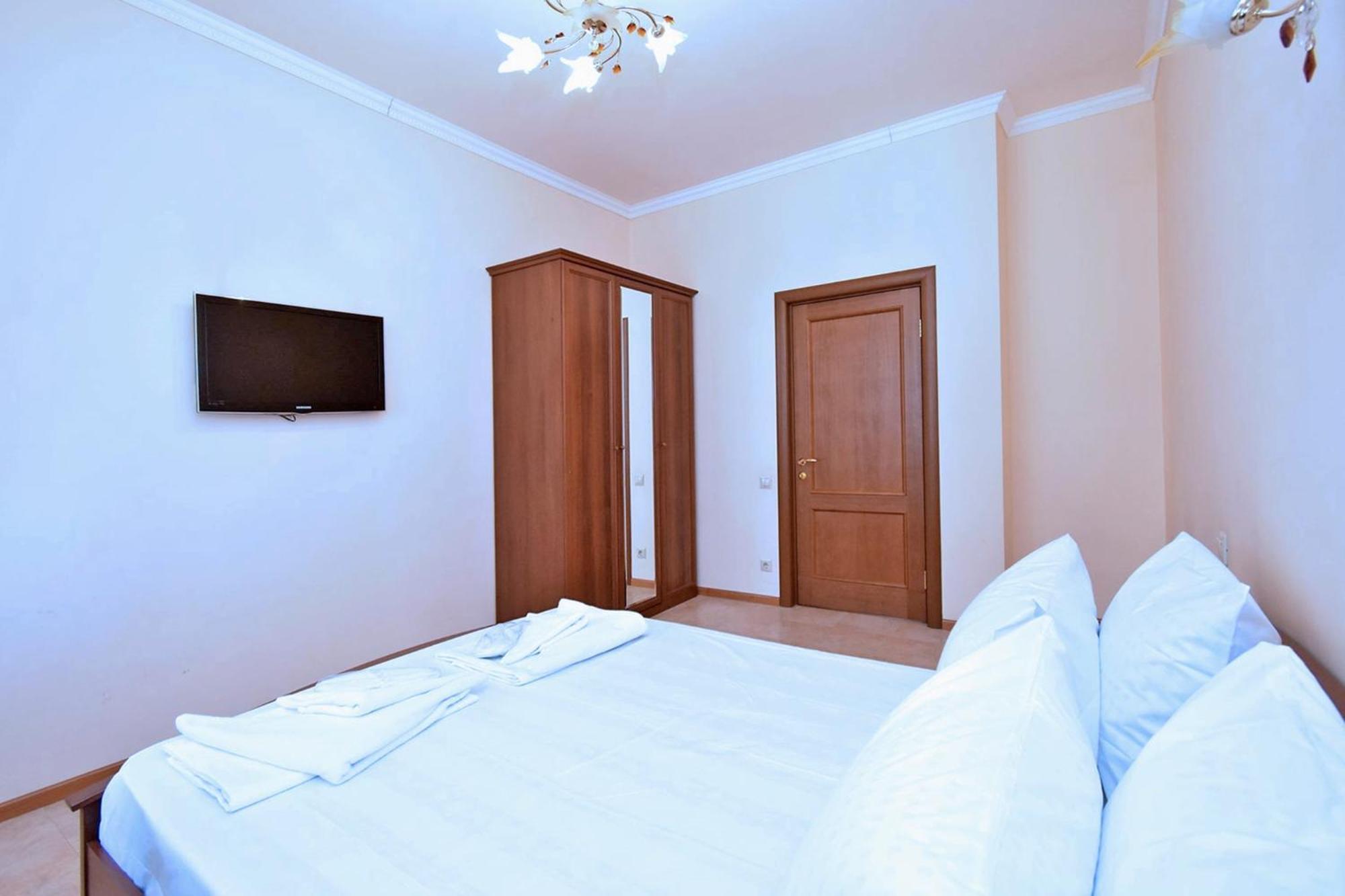 Bright 2 Bedroom Apartment Mayrig Building, With Nice Balcony View, Near Republic Square Yerevan Exterior photo